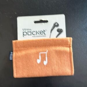 Earphone pocket